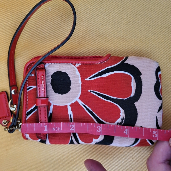 Coach Poppy Zippered Wrislet Wallet - Picture 8 of 9